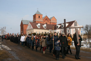 Працэсія да месца гібелі росіцкіх пакутнікаў.