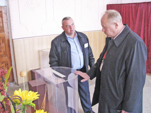 Бельковщинский избирательный участок № 5 посетил международный наблюдатель И. И. Котлобай.