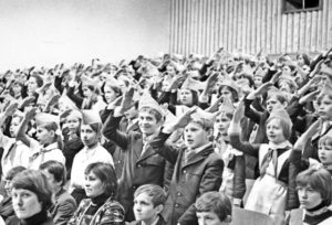 1978 год - пионеры на празднике, посвященном 60-летию КПБ.