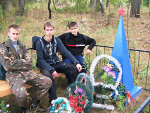 Брацкая магіла ля в. Дадэкі